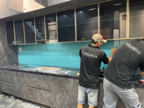 THI CÔNG TỦ BẾP Ở CÀ MAU