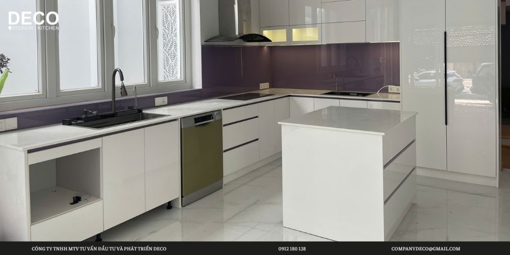 Mẫu đảo bếp trắng đơn giản